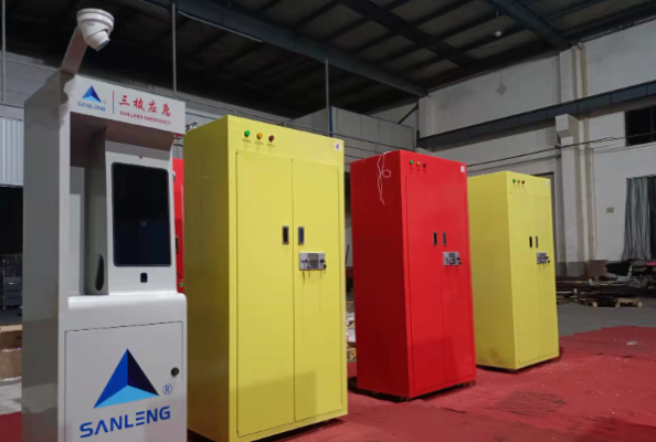 實驗室機(jī)柜.png