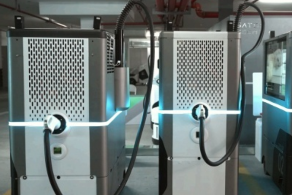 充電機器人.png