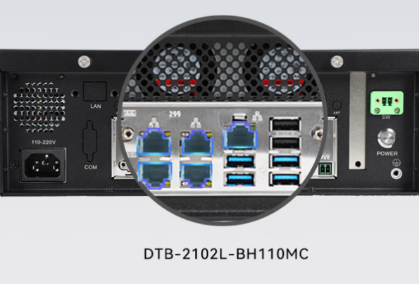東田桌面式工控機端口.png